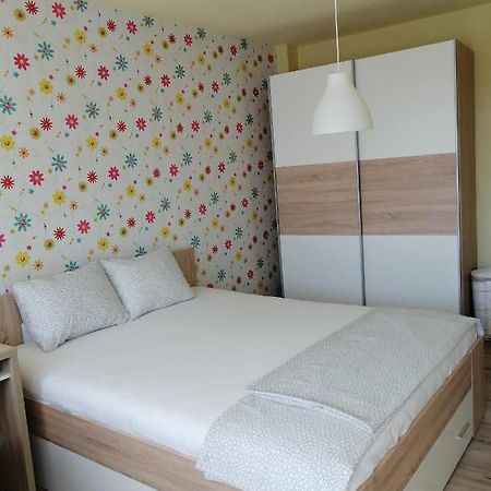 Yanakiev'S Central Apartment Burgas ภายนอก รูปภาพ
