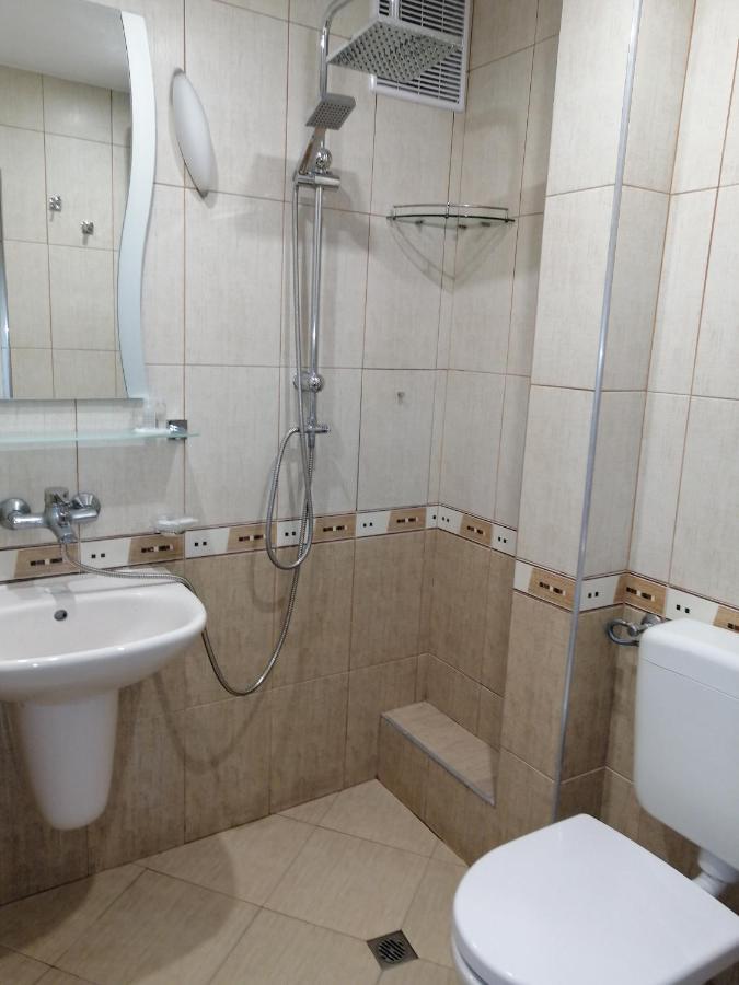 Yanakiev'S Central Apartment Burgas ภายนอก รูปภาพ