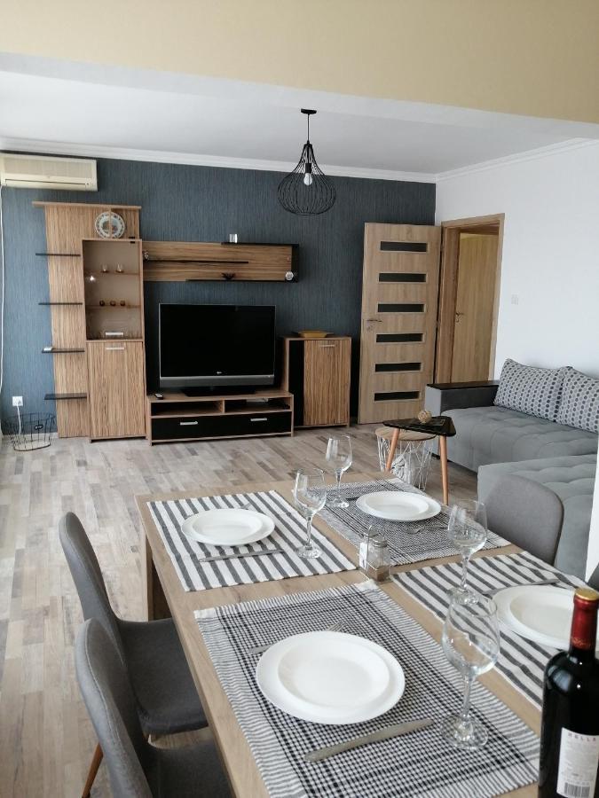 Yanakiev'S Central Apartment Burgas ภายนอก รูปภาพ
