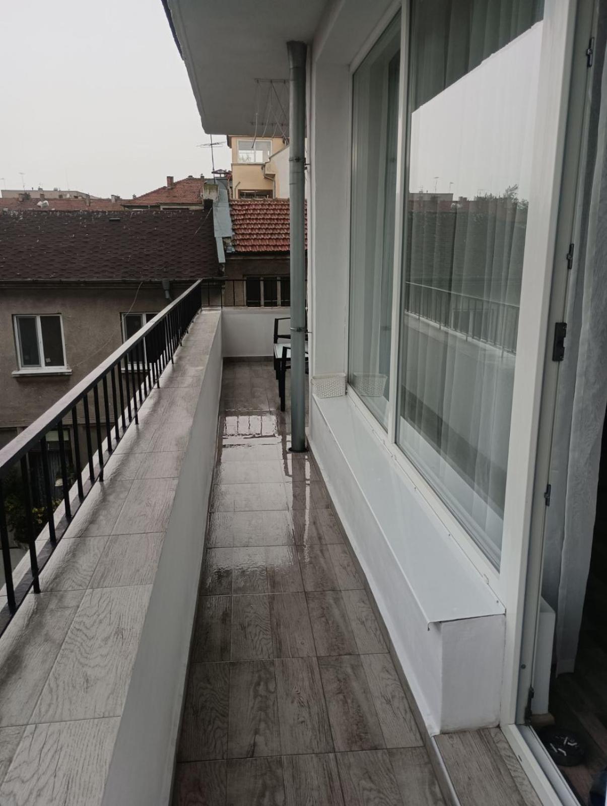 Yanakiev'S Central Apartment Burgas ภายนอก รูปภาพ